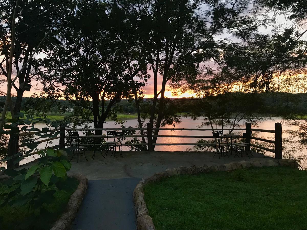 Pontal Do Lago Flat กัลดัสโนวัส ภายนอก รูปภาพ